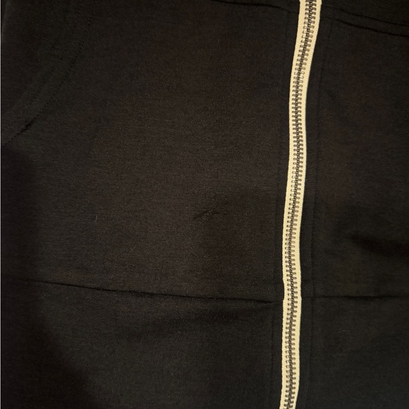 VUORI Black Zip-Up Hoodie - Picture 5 of 6